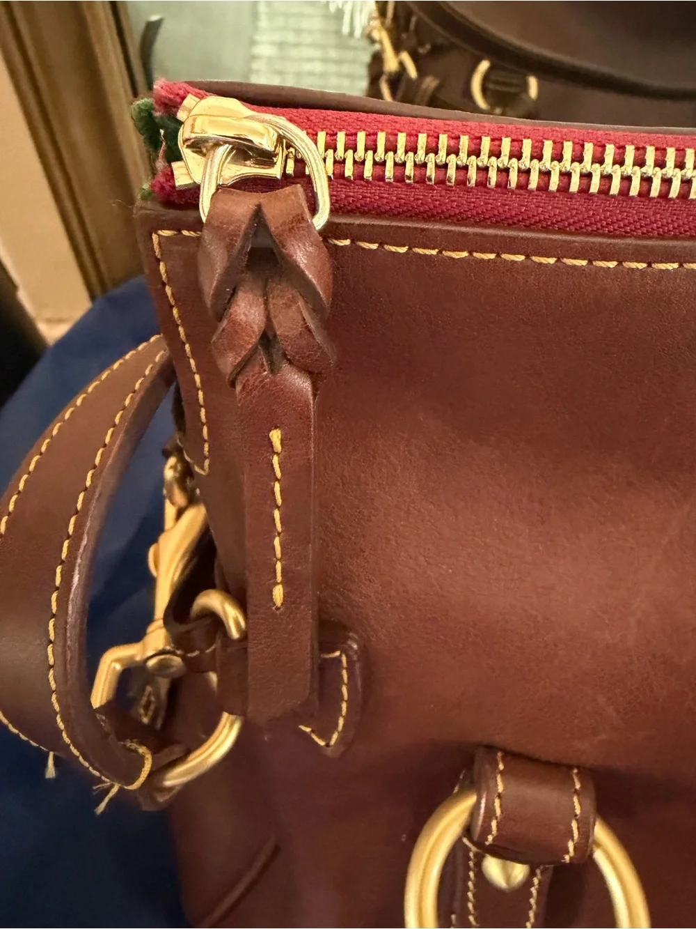 Dooney & Bourke classic dooney